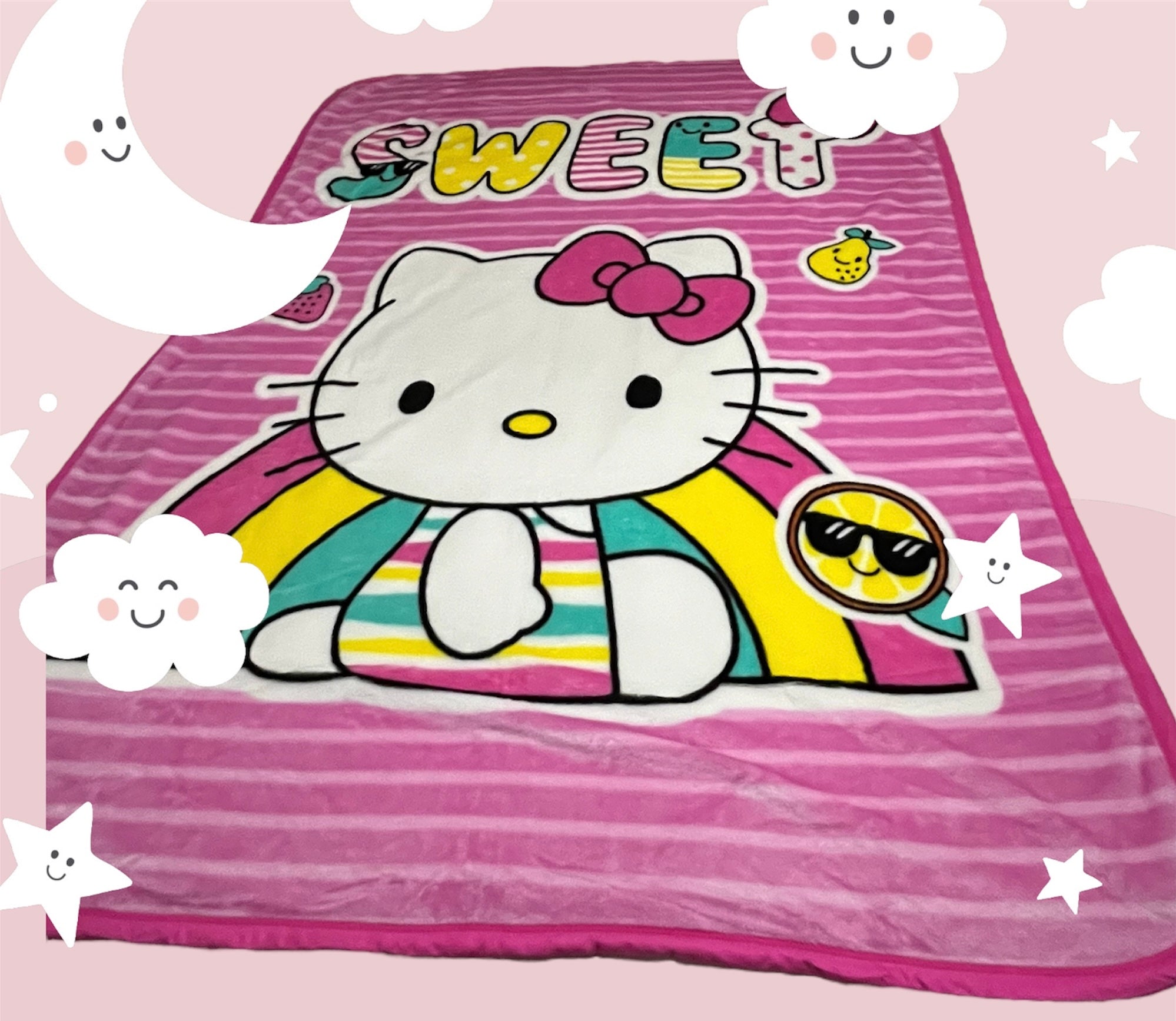 Sweet Hello Kitty Sanrio plush blanket